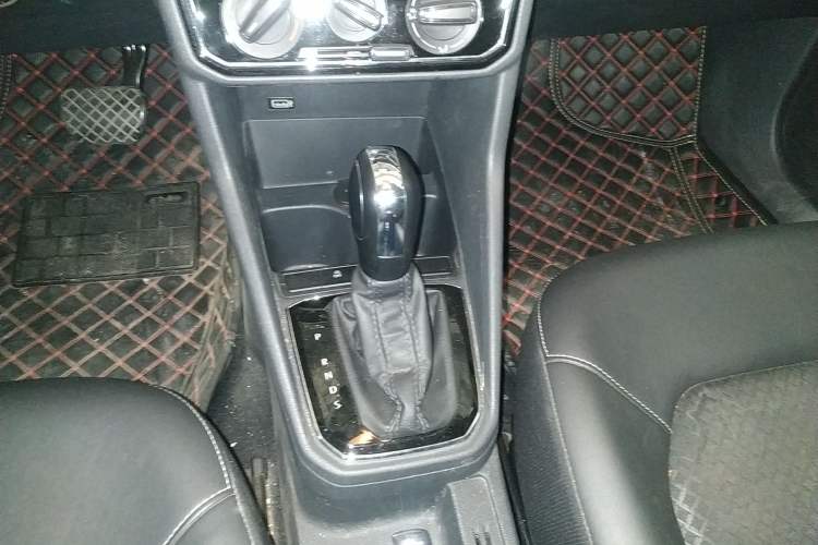 Used Jetta VA3 2021 1.5L Automatic Enjoyment Edition Gear Lever