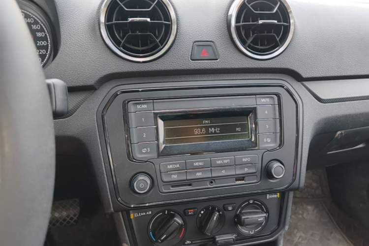 Used Jetta VA3 2024 1.5L Automatic Entry Version Audio And AC Panel