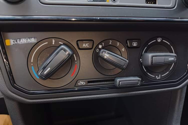 Used Jetta VA3 2024 1.5L Automatic Entry Version Audio And AC Panel