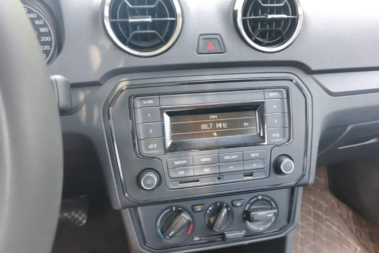 Used Jetta VA3 2024 1.5L Automatic Entry Version Audio And AC Panel