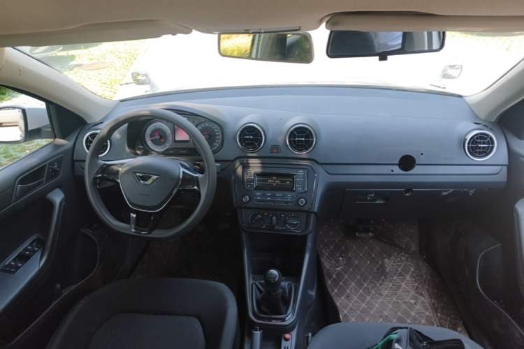 Used Jetta VA3 2024 1.5L Manual Entry-Level Version Center Console