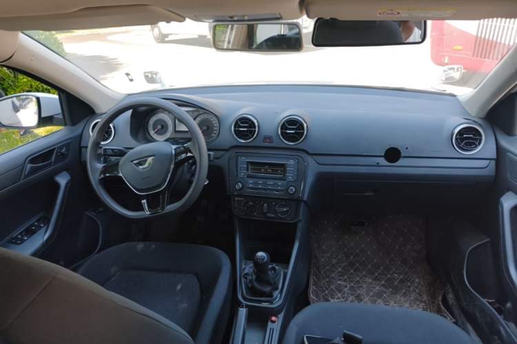 Used Jetta VA3 2024 1.5L Manual Entry-Level Version Center Console