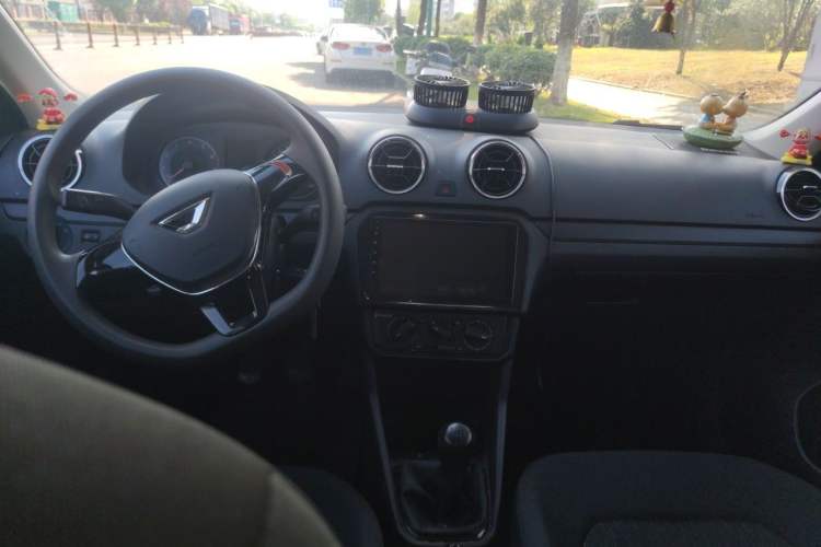 Used Jetta VA3 2024 1.5L Manual Entry-Level Version Center Console