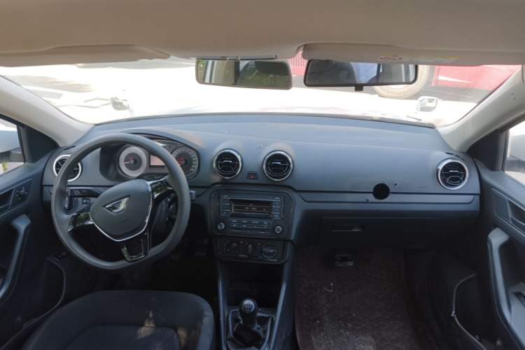 Used Jetta VA3 2024 1.5L Manual Entry-Level Version Center Console