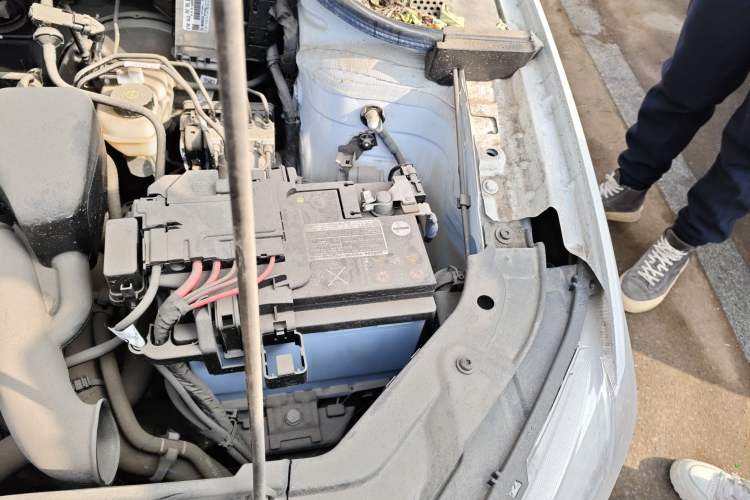 Used Jetta VA3 2024 1.5L Manual Entry-Level Version Engine Bay Left