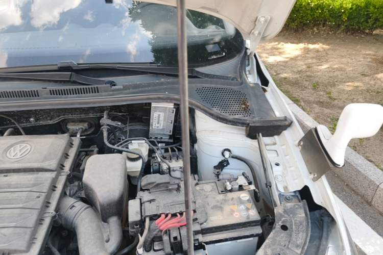 Used Jetta VA3 2024 1.5L Manual Entry-Level Version Engine Bay Left