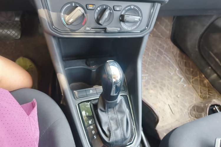 Used Jetta VA3 2024 1.5L Automatic Entry Version Gear Lever