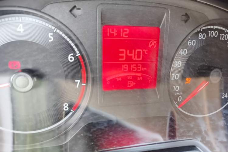 Used Jetta VA3 2024 1.5L Manual Entry-Level Version Odometer Close Up