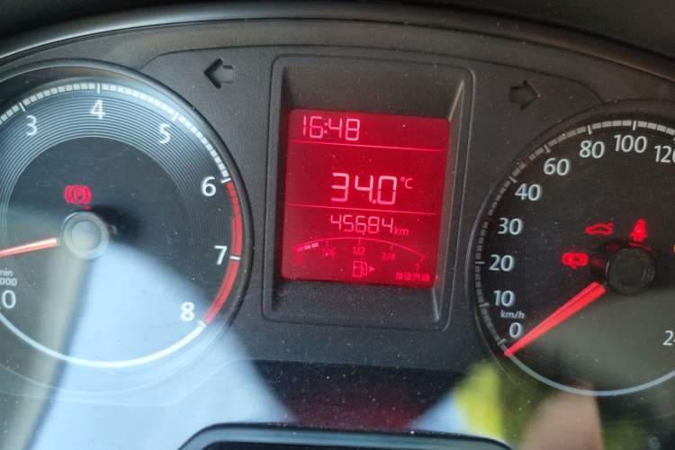 Used Jetta VA3 2024 1.5L Manual Entry-Level Version Odometer Close Up