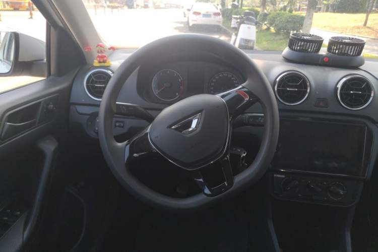 Used Jetta VA3 2024 1.5L Manual Entry-Level Version Steering Wheel