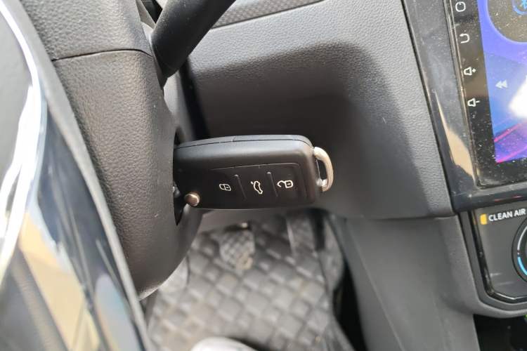 Used Jetta VA3 2024 1.5L Manual Entry-Level Version Vehicle Key