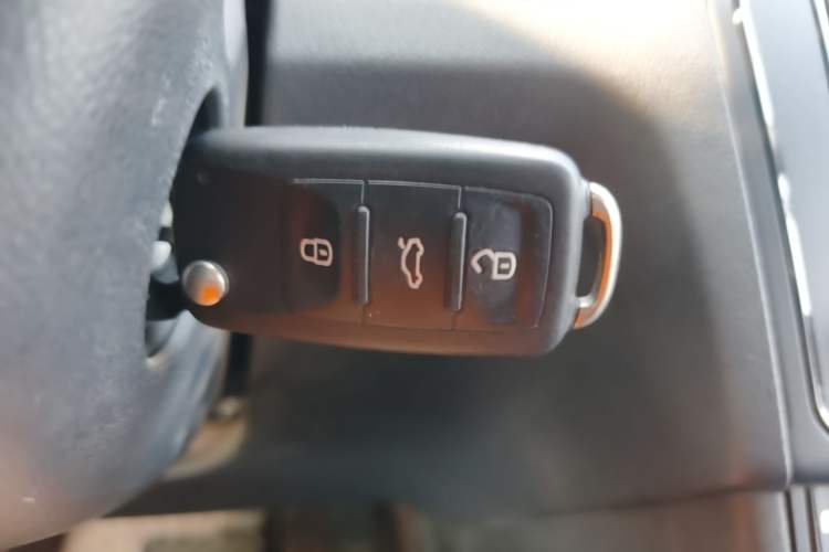 Used Jetta VA3 2024 1.5L Automatic Entry Version Vehicle Key