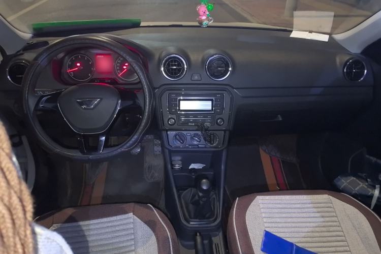 Used Jetta VA3 2025 Model, 1.5L Manual Ambitious Edition Center Console