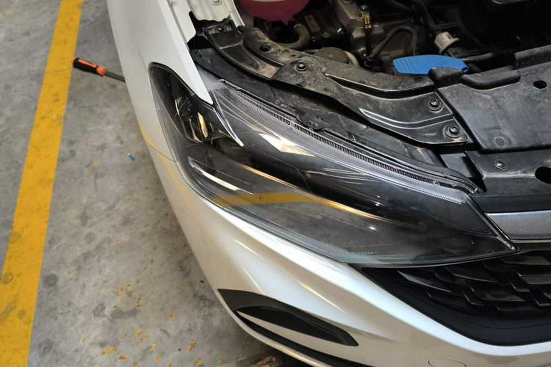 Used Jetta VA3 2025 Model, Facelifted 1.5L Manual—Ambitious Edition Right Front Headlight