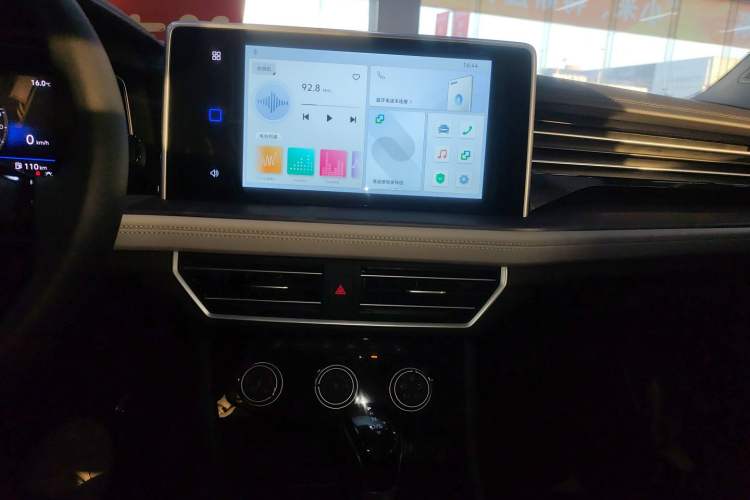 Used Jetta VA7 2025 1.4T First-Come First-Served Edition Audio And AC Panel