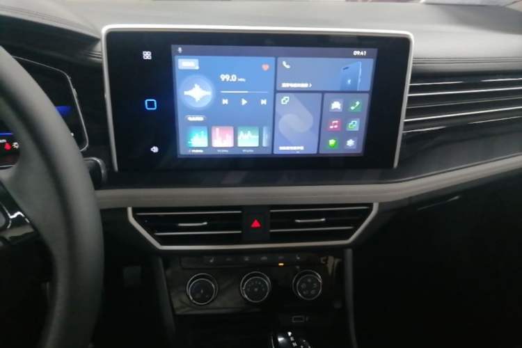 Used Jetta VA7 2025 1.4T First-Come First-Served Edition Audio And AC Panel
