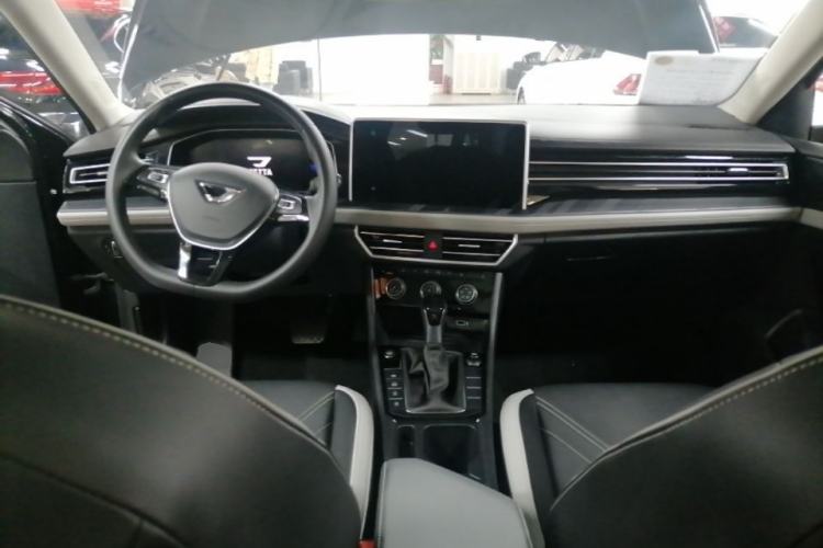 Used Jetta VA7 2025 1.4T First-Come First-Served Edition Center Console