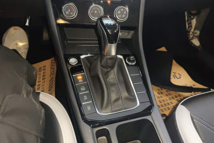 Used Jetta VA7 2025 1.4T First-Come First-Served Edition Gear Lever