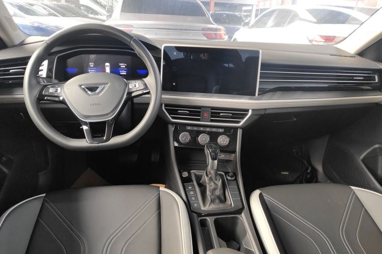 Used Jetta VA7 2025 1.4T First-Come First-Served Edition Center Console