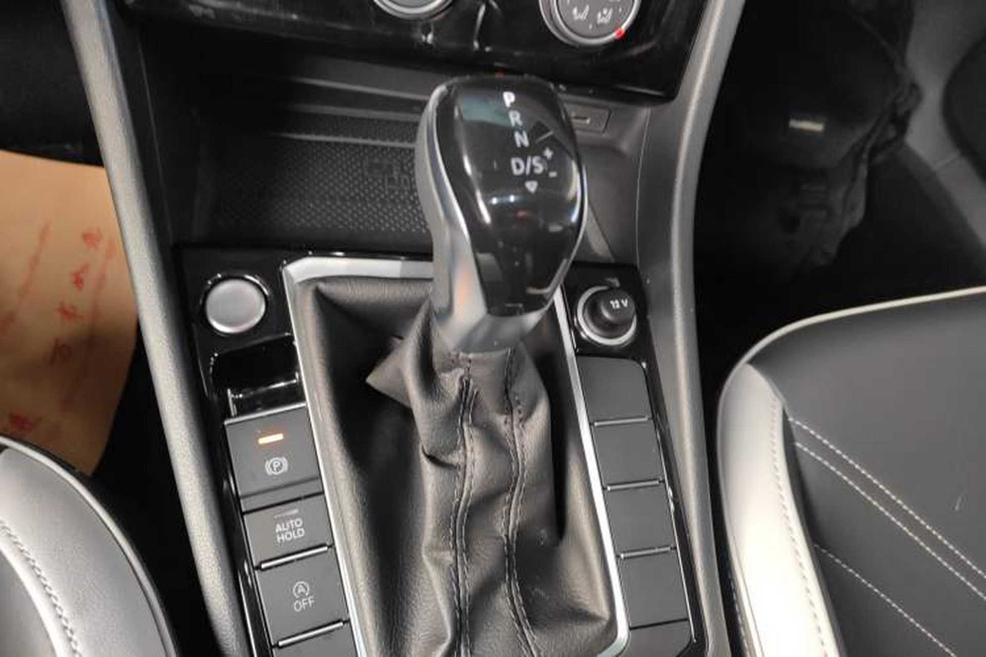 Used Jetta VA7 2025 1.4T First-Come First-Served Edition Gear Lever