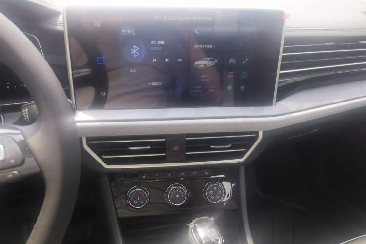 Used Jetta VA7 2025 1.4T First-Come First-Served Edition Audio And AC Panel