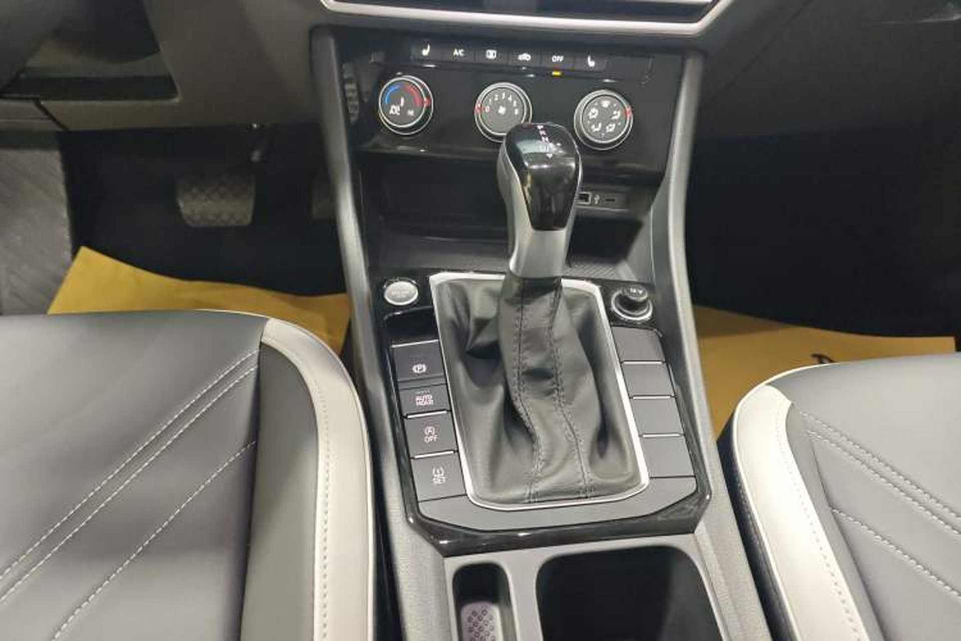 Used Jetta VA7 2025 1.4T First-Come First-Served Edition Gear Lever
