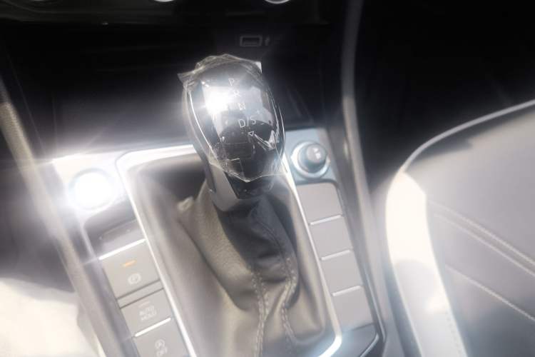 Used Jetta VA7 2025 1.4T First-Come First-Served Edition Gear Lever