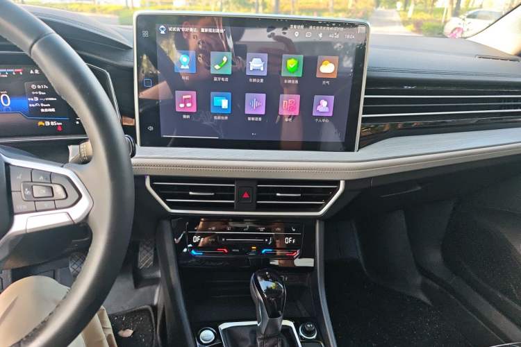 Used Jetta VA7 2025 1.4T Top-Tier Version Audio And AC Panel