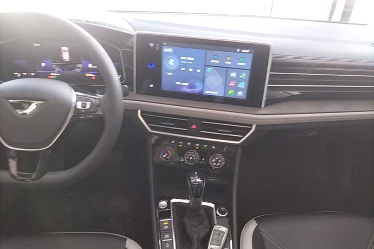 Used Jetta VA7 2025 1.4T First-Come First-Served Edition Audio And AC Panel