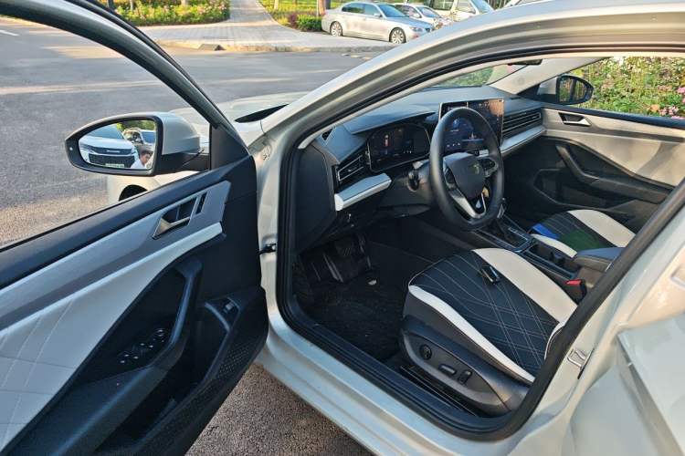 Used Jetta VA7 2025 1.4T Top-Tier Version Driver Seat