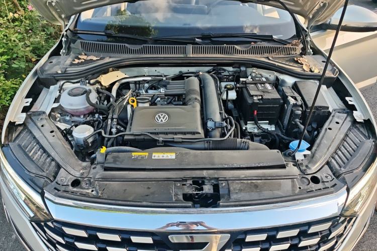 Used Jetta VA7 2025 1.4T Top-Tier Version Engine Bay