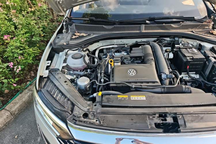 Used Jetta VA7 2025 1.4T Top-Tier Version Engine Bay Right