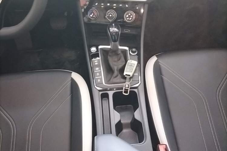 Used Jetta VA7 2025 1.4T First-Come First-Served Edition Gear Lever