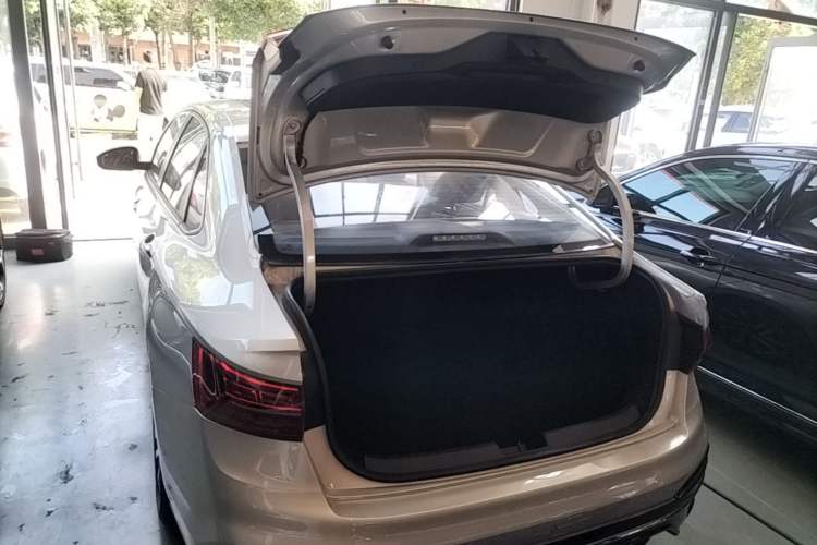 Used Jetta VA7 2025 1.4T First-Come First-Served Edition Trunk