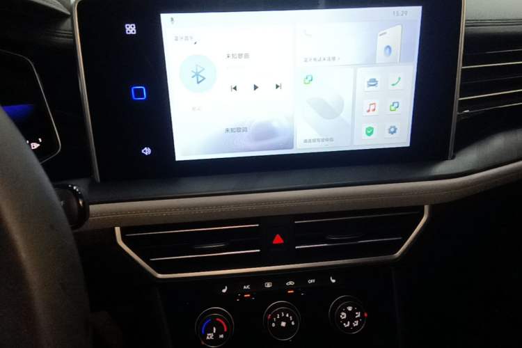 Used Jetta VA7 2025 1.4T First-Come First-Served Edition Audio And AC Panel