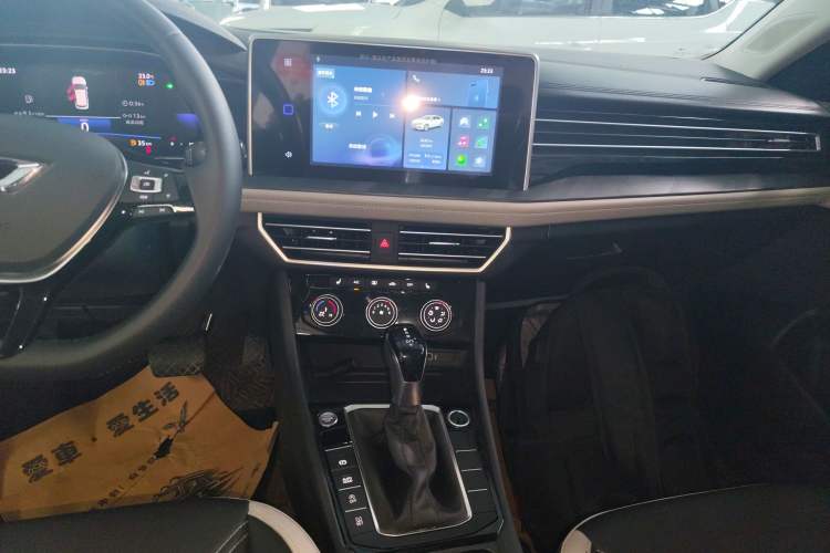 Used Jetta VA7 2025 1.4T First-Come First-Served Edition Audio And AC Panel