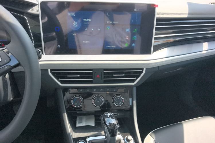Used Jetta VA7 2025 1.4T First-Come First-Served Edition Audio And AC Panel