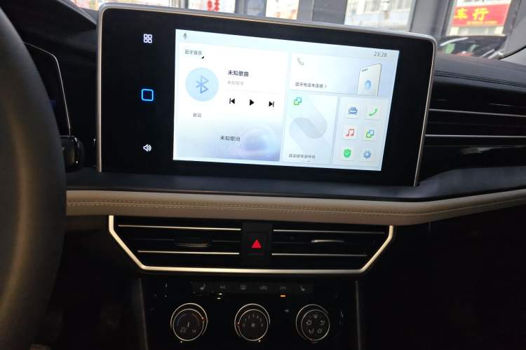 Used Jetta VA7 2025 1.4T First-Come First-Served Edition Audio And AC Panel