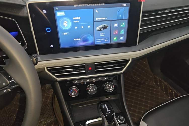 Used Jetta VA7 2025 1.4T First-Come First-Served Edition Audio And AC Panel