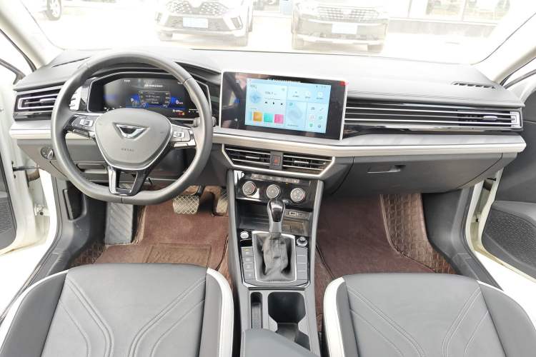 Used Jetta VA7 2025 1.4T First-Come First-Served Edition Center Console