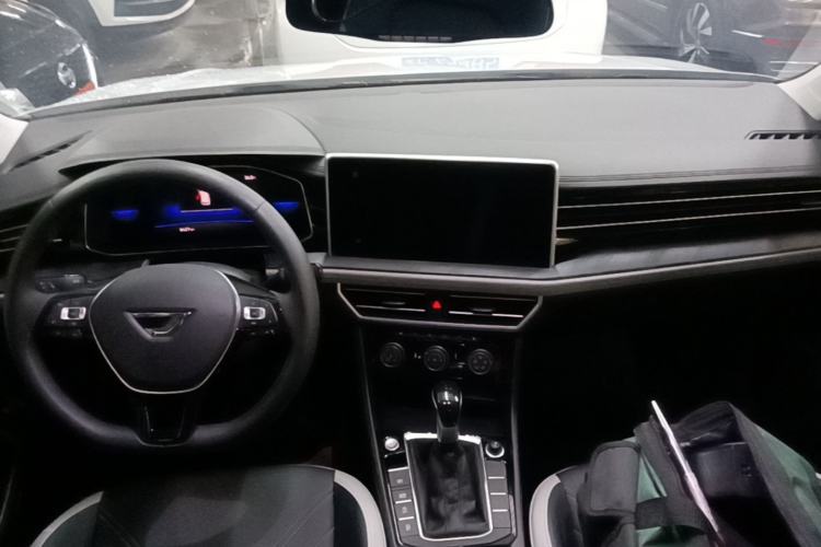 Used Jetta VA7 2025 1.4T First-Come First-Served Edition Center Console