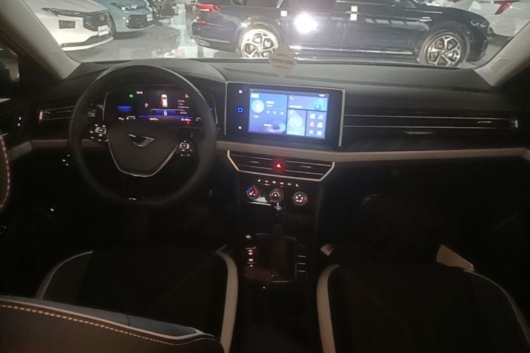 Used Jetta VA7 2025 1.4T First-Come First-Served Edition Center Console