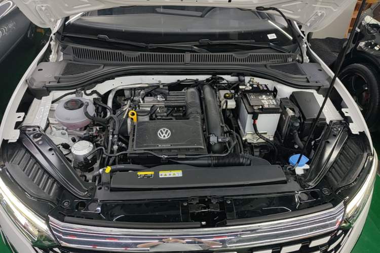 Used Jetta VA7 2025 1.4T "Listen to the Advice" Version Engine Bay