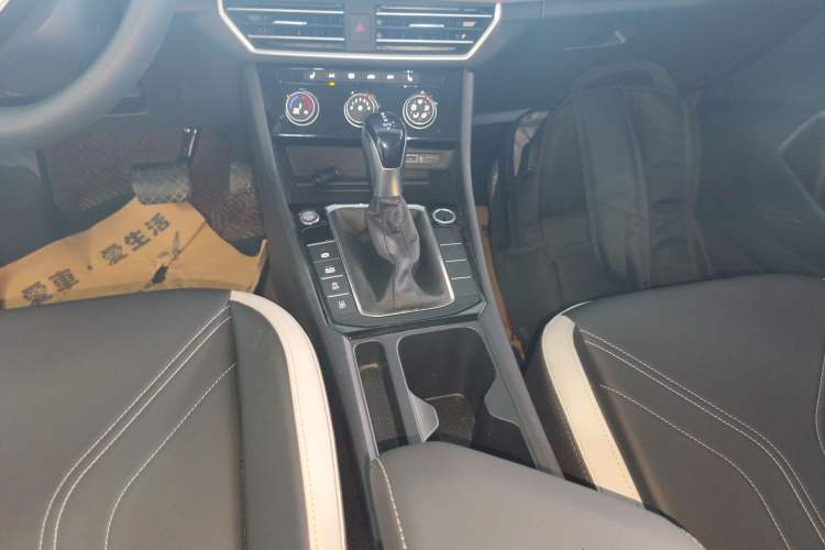 Used Jetta VA7 2025 1.4T First-Come First-Served Edition Gear Lever