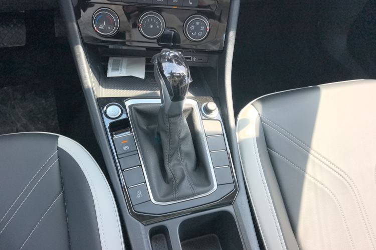 Used Jetta VA7 2025 1.4T First-Come First-Served Edition Gear Lever