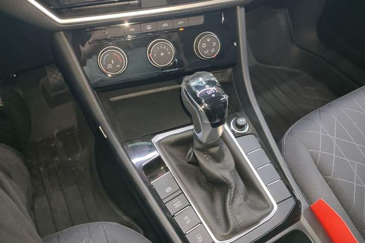 Used Jetta VA7 2025 1.4T "Listen to the Advice" Version Gear Lever