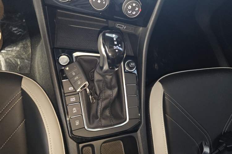 Used Jetta VA7 2025 1.4T First-Come First-Served Edition Gear Lever