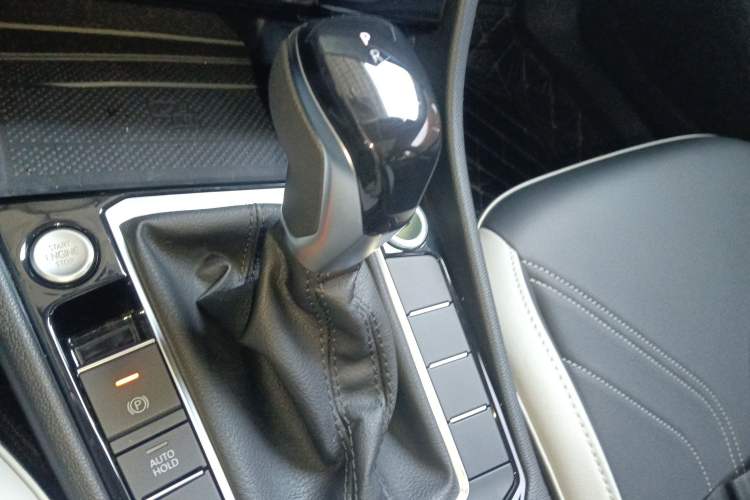 Used Jetta VA7 2025 1.4T First-Come First-Served Edition Gear Lever