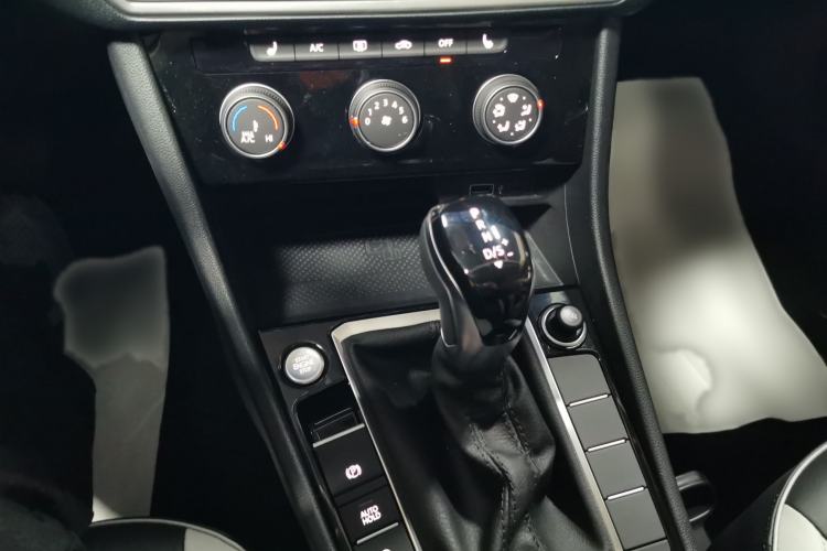 Used Jetta VA7 2025 1.4T First-Come First-Served Edition Gear Lever