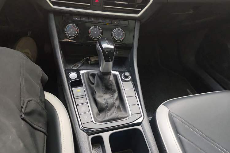 Used Jetta VA7 2025 1.4T First-Come First-Served Edition Gear Lever